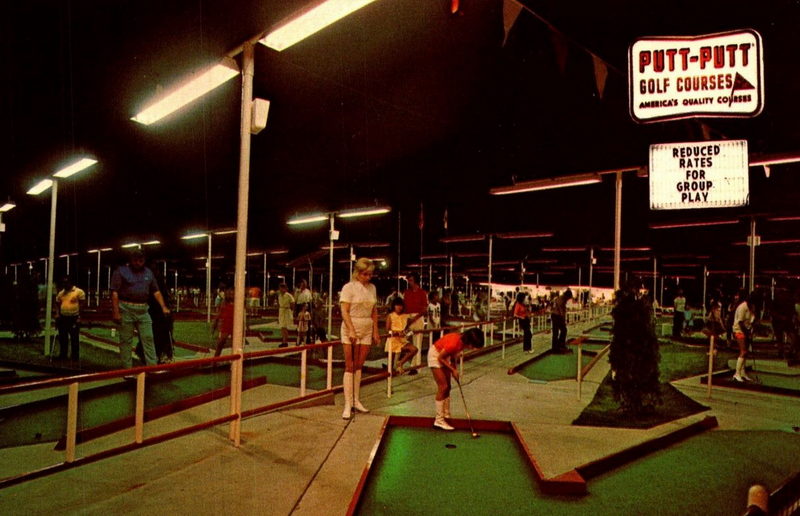 Golf Center (Putt-Putt Golf) - Vintage Postcard